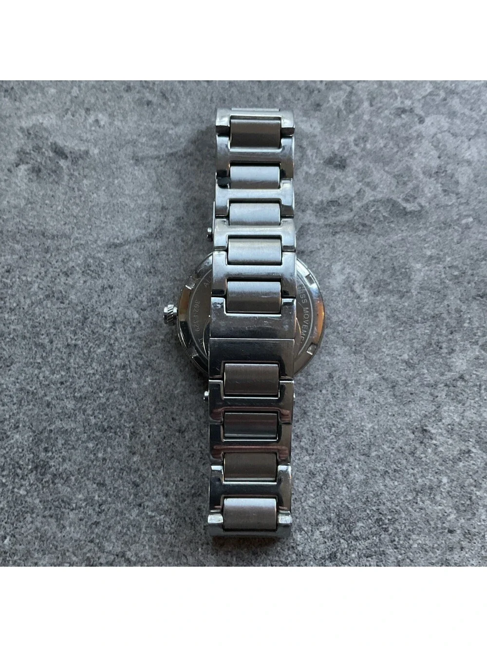 Kenneth Cole Womens Watch 30mm Silver Tone Case Swiss Quartz Movement B-W
